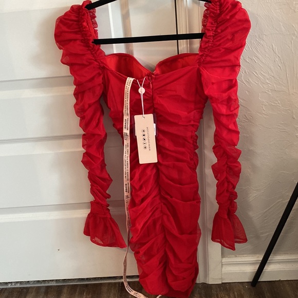 Oh Polly, Red Ruched Long Sleeve Body-con Dress, Size 6 - Picture 2 of 3
